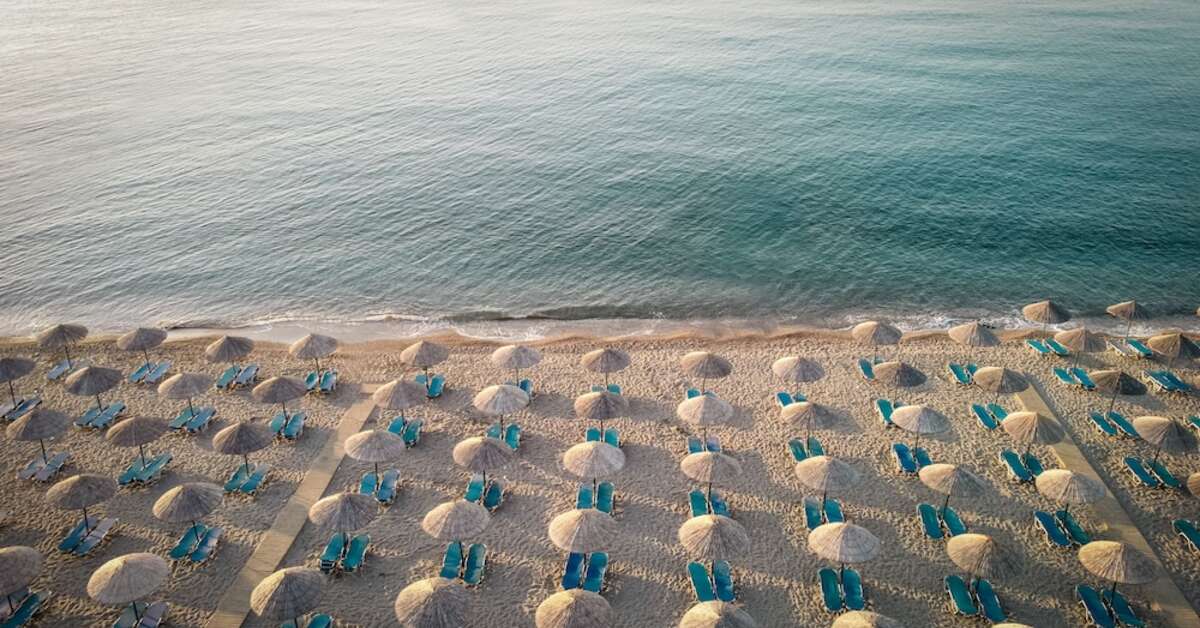 Een foto van het strand bij Mitsis Rodos Maris Resort & Spa