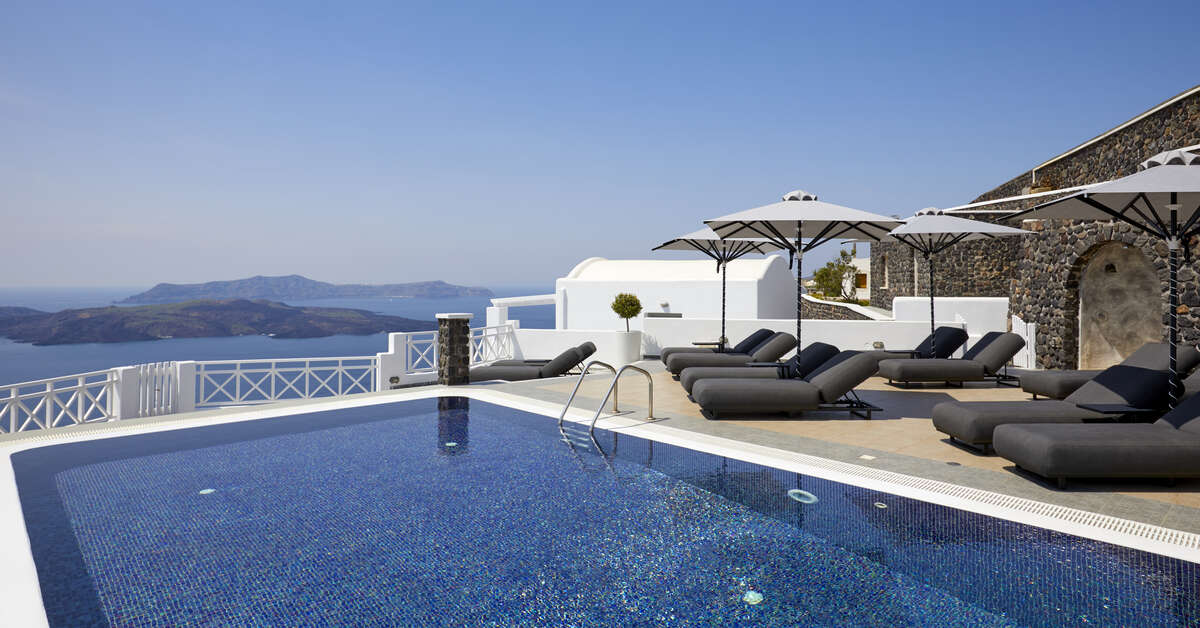Een foto van het zwembad bij Petit Palace Suites