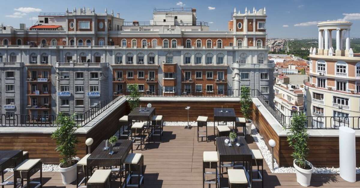 Een foto van het terras bij Loryma Resort Hotel