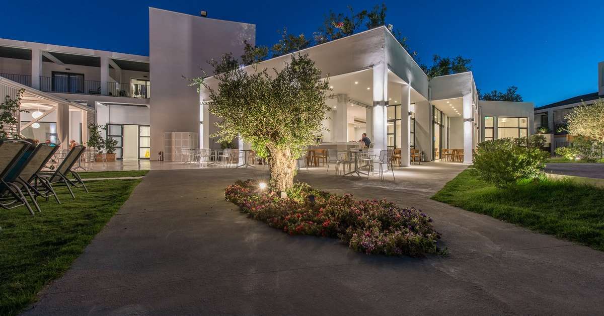 Een foto van de buitenkant van Aqua Bay Hotel