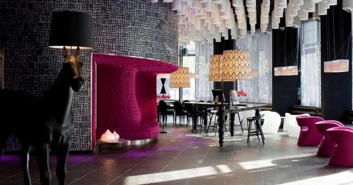 Een foto van de buitenkant van Barcelo Raval
