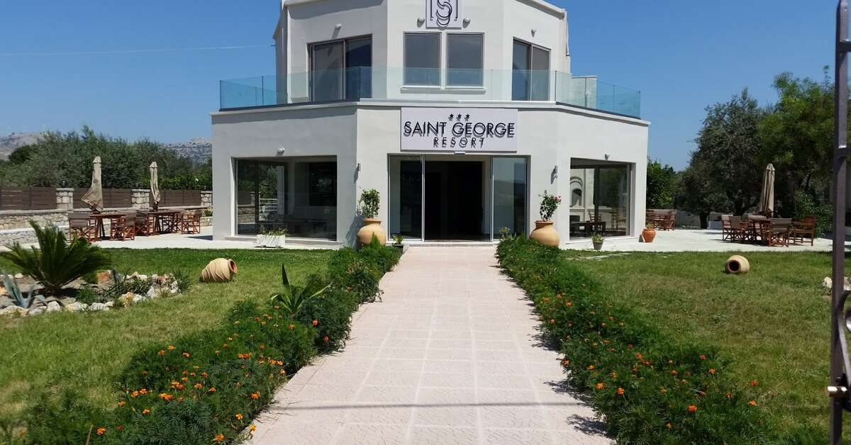 Een foto van de buitenkant van Saint George Resort Archangelos