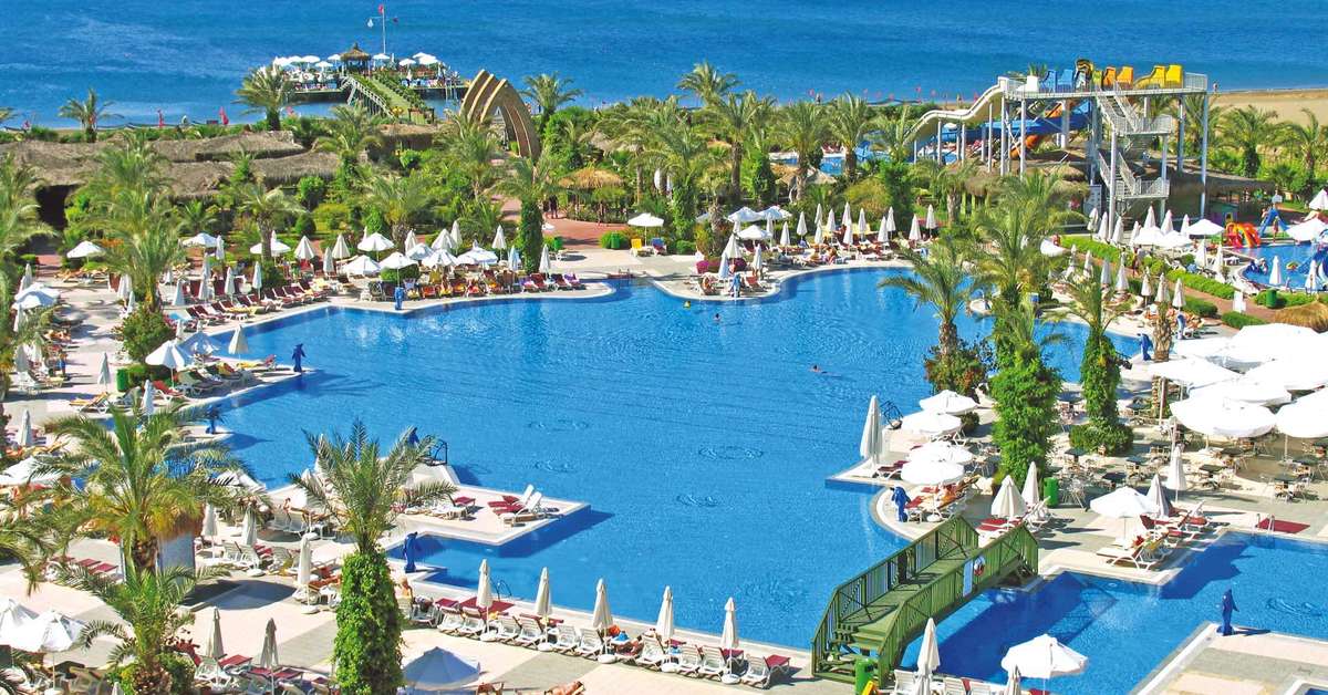 Een foto van het zwembad bij Delphin Palace Hotel
