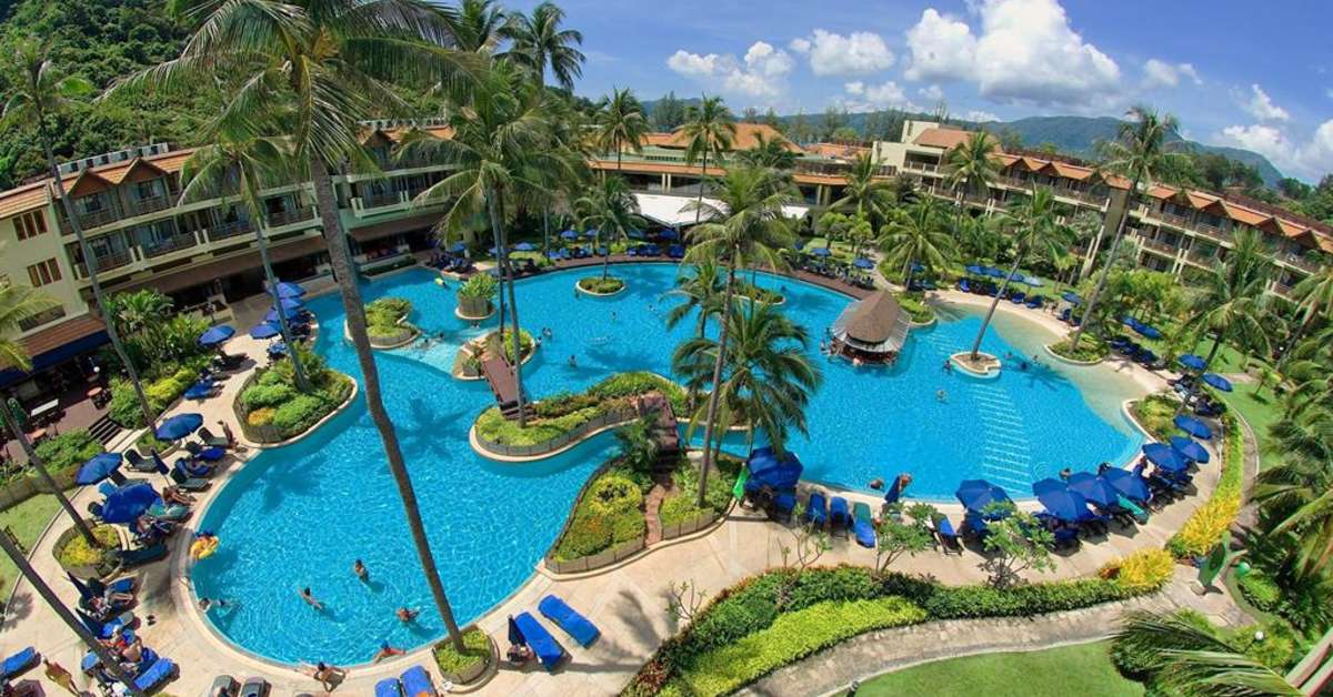Een foto van het zwembad bij Phuket Marriott Resort & Spa Merlin Beach