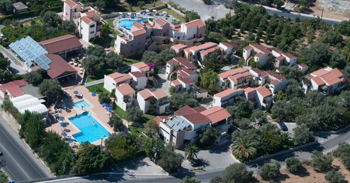 Een foto van de buitenkant van Suneo Althea Village