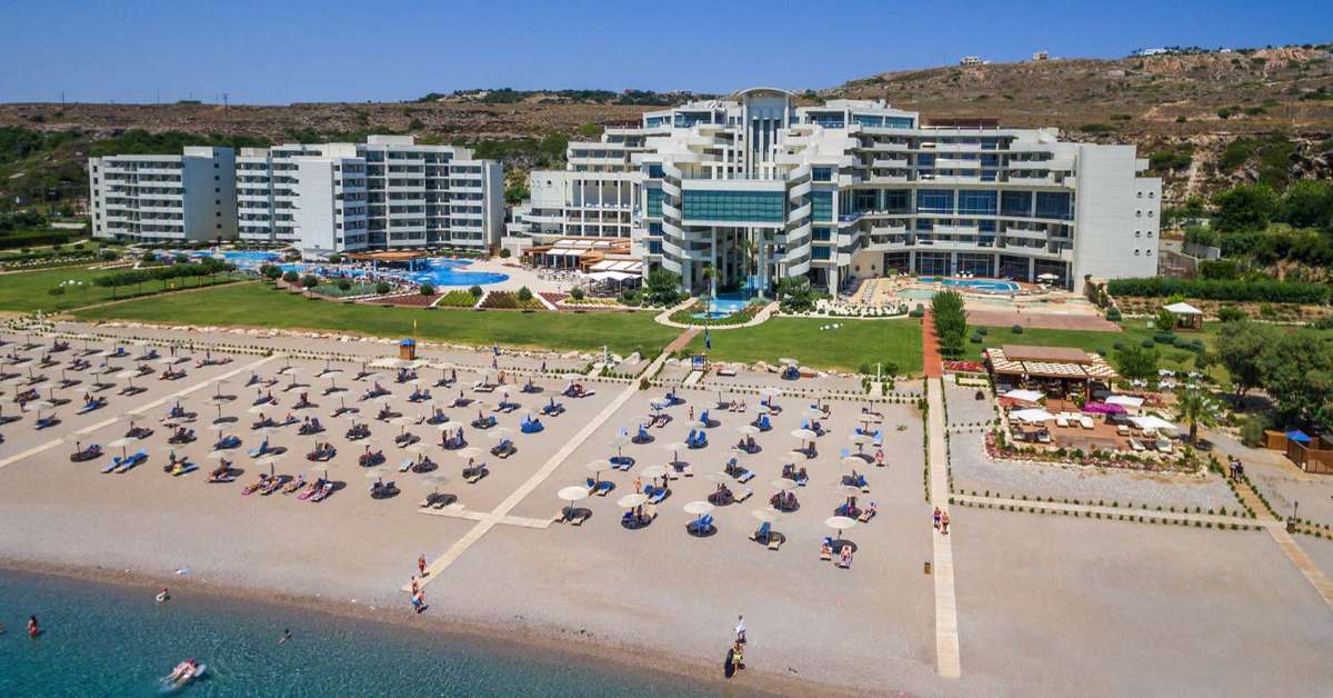 Ein Foto von der Außenansicht des Elysium Resort & Spa
