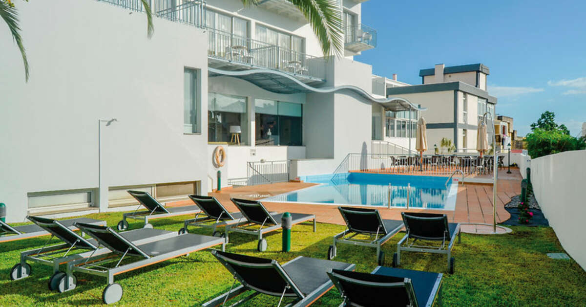 Een foto van het zwembad bij Madeira Bright Star Hotel