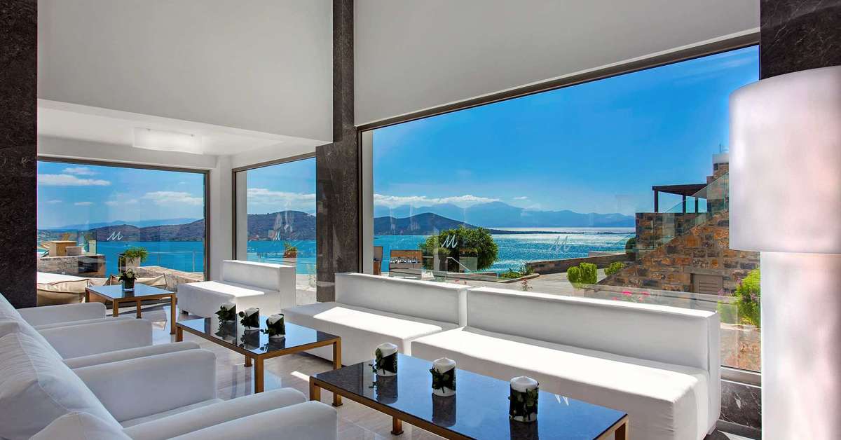 Een foto van het interieur van Royal Marmin Bay Boutique & Art Hotel