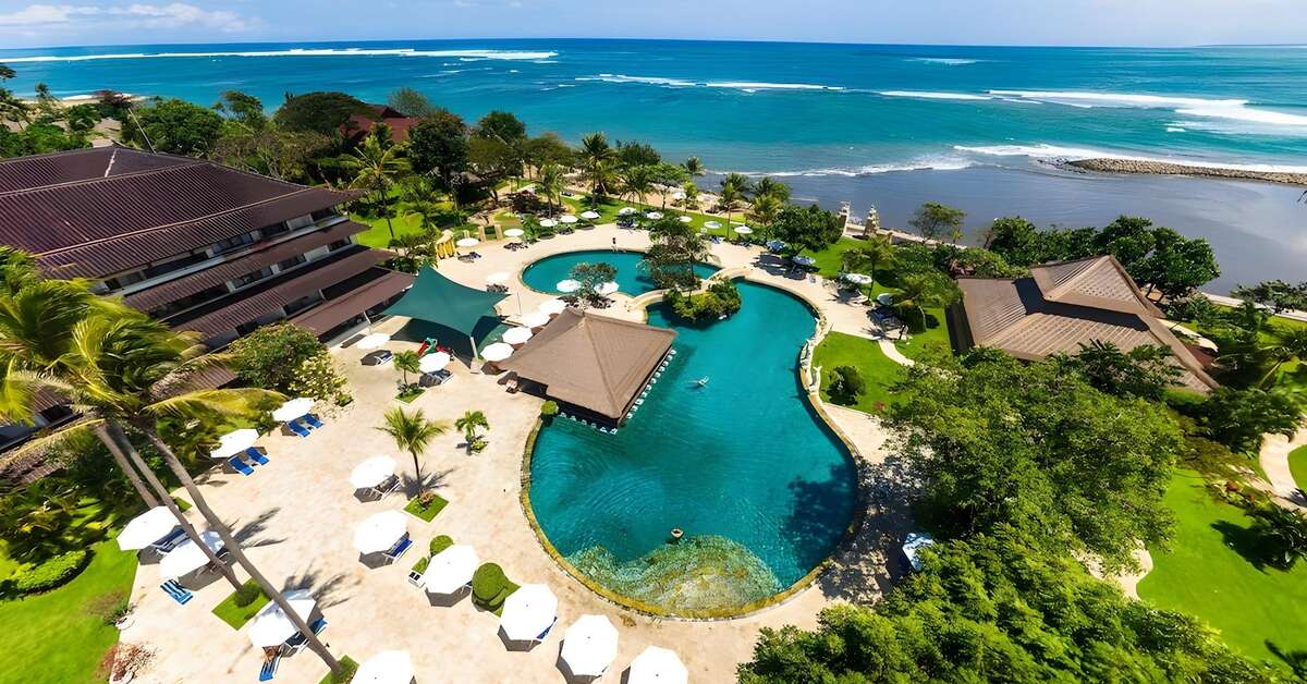 Een foto van het zwembad bij Discovery Kartika Plaza Hotel