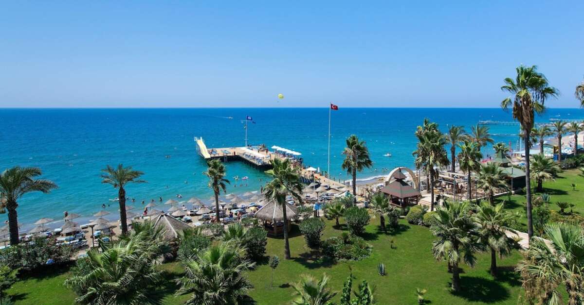 Een foto van het strand bij Saphir Hotel & Villas