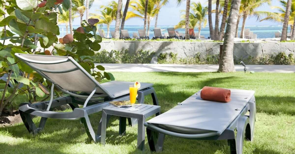 Een foto van het terras bij Barcelo Bavaro Beach