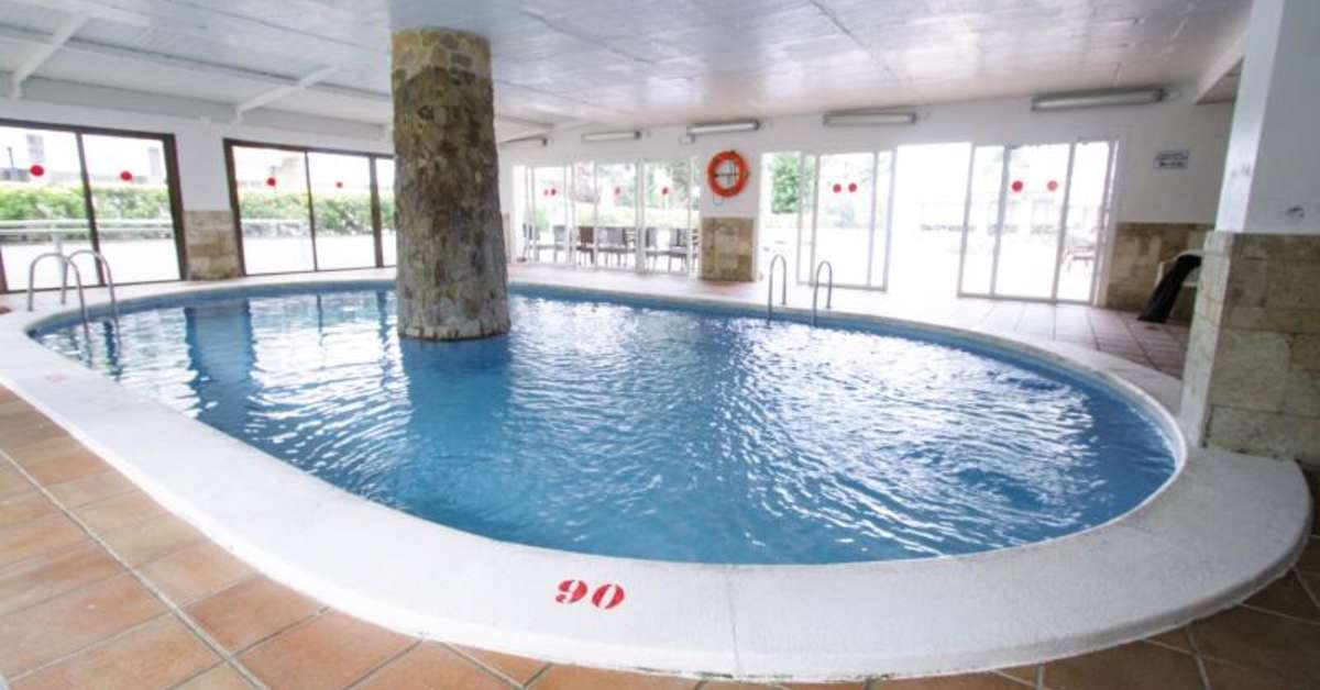Een foto van het zwembad bij Hotel Garbi Park