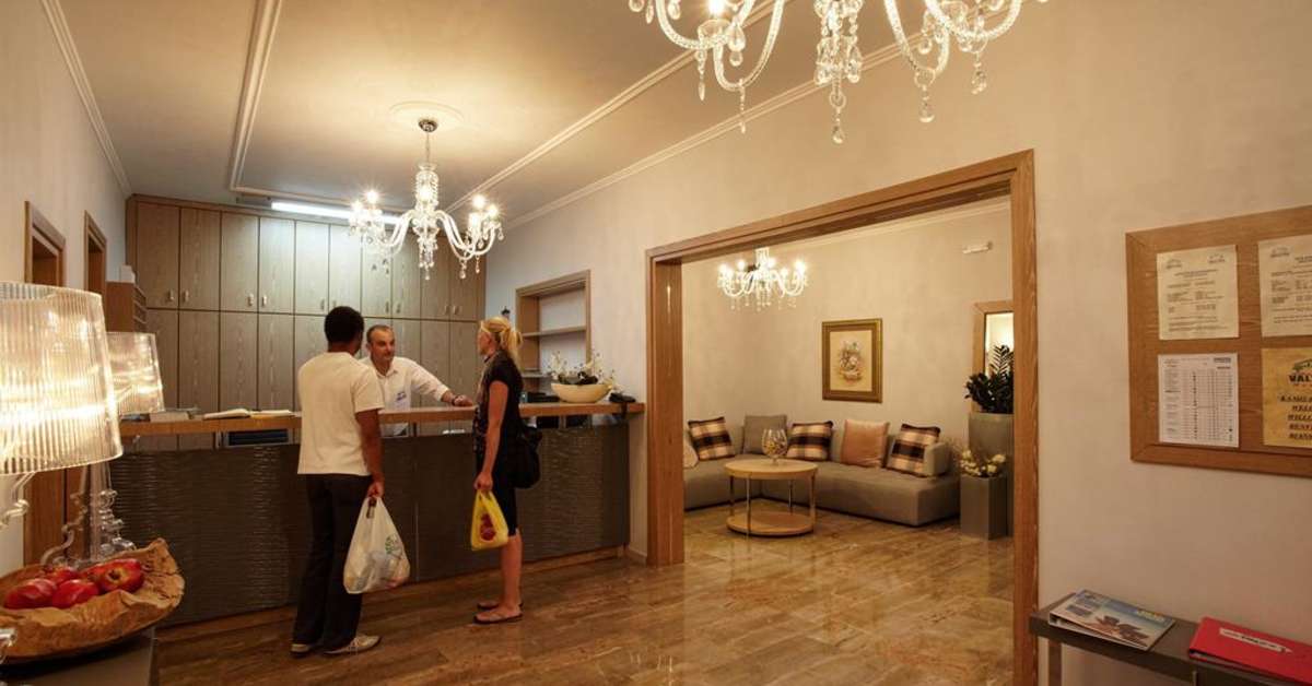 Een foto van het interieur van Hotel Valtos Beach