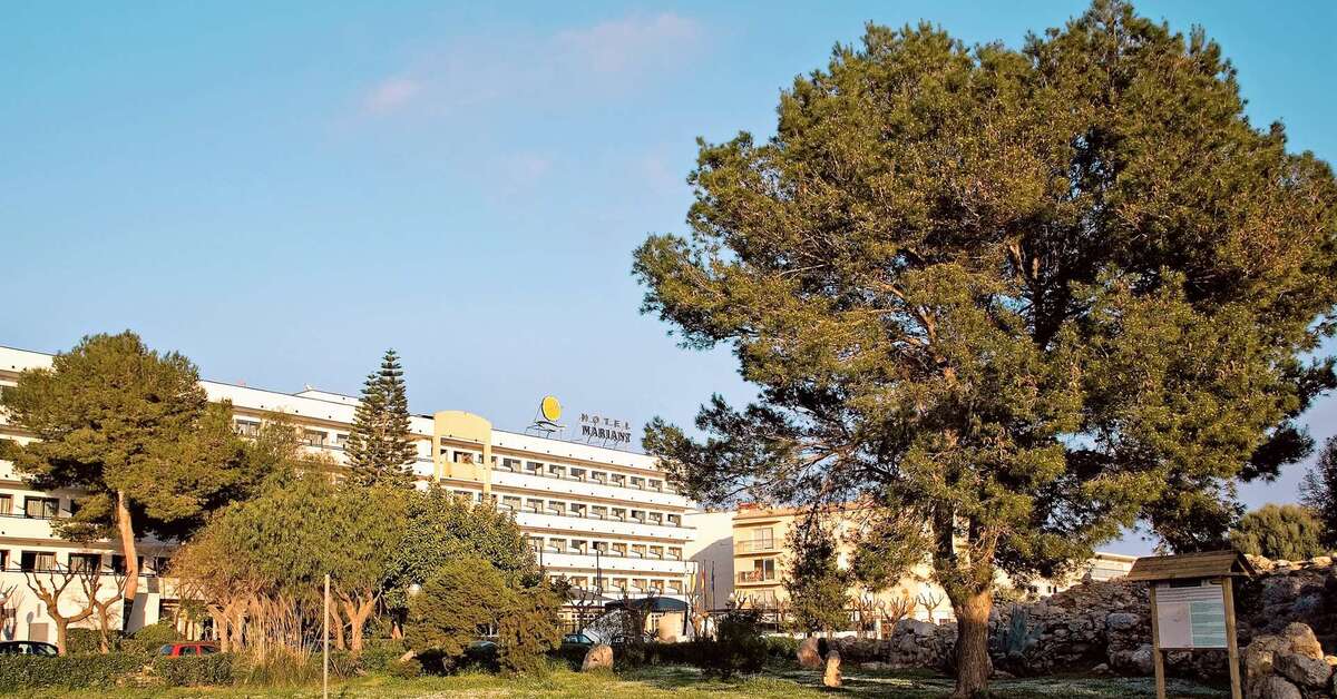 Een foto van de buitenkant van Mariant Hotel