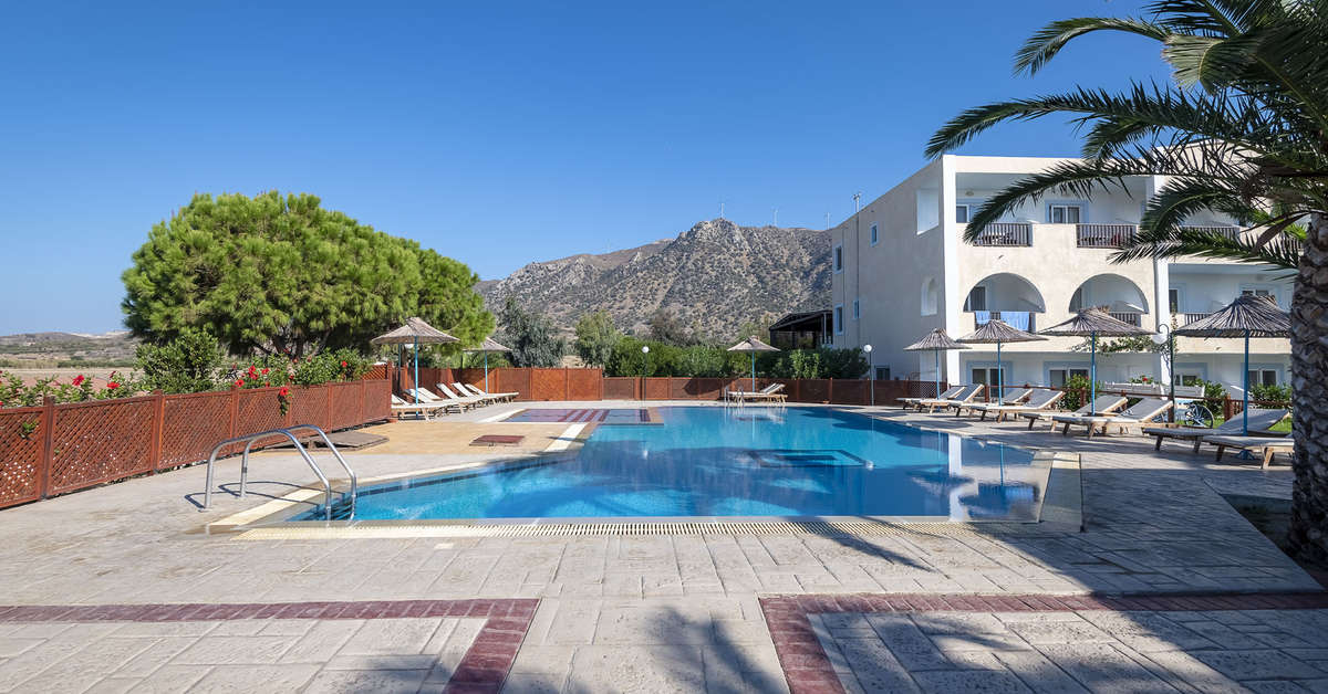 Ein Foto vom Pool im Kalimera Mare Hotel