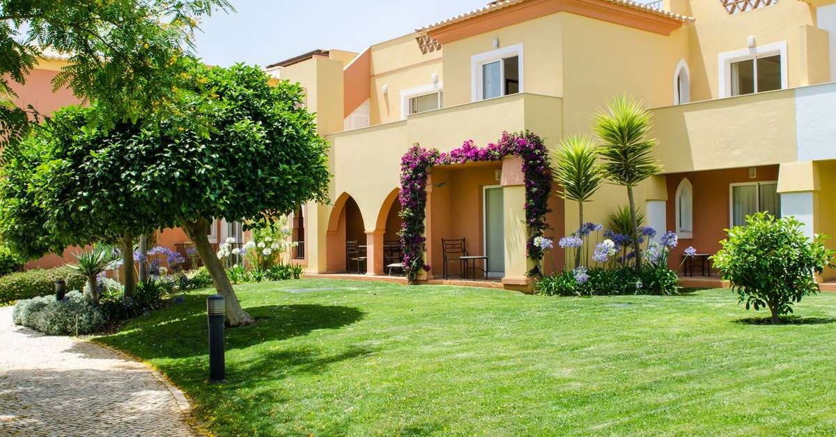 Een foto van de buitenkant van Jardim da Meia Praia