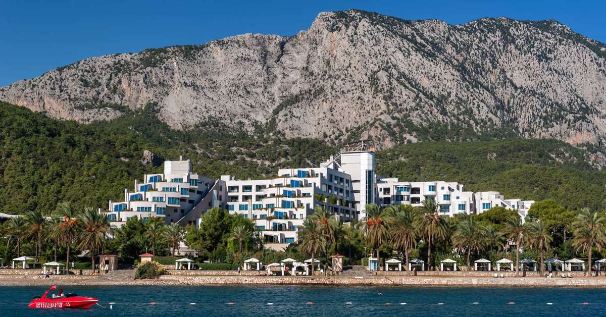 Een foto van de buitenkant van Rixos Sungate