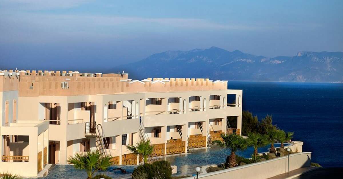 Een foto van de buitenkant van Mitsis Family Village Beach Hotel
