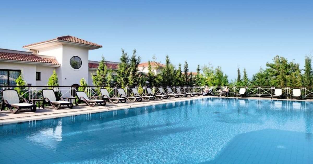 Een foto van het zwembad bij Korineum Golf & Beach Resort