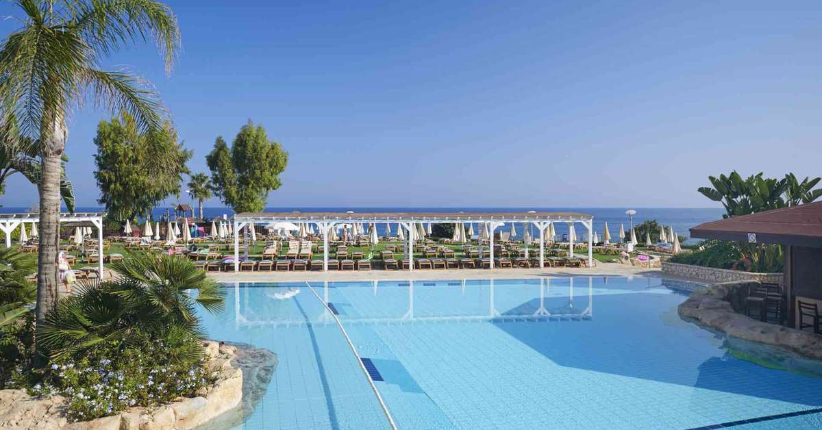 Een foto van het zwembad bij Capo Bay Hotel
