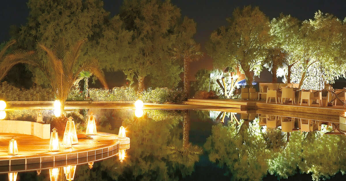 Een foto van het terras bij Grecotel Filoxenia Hotel