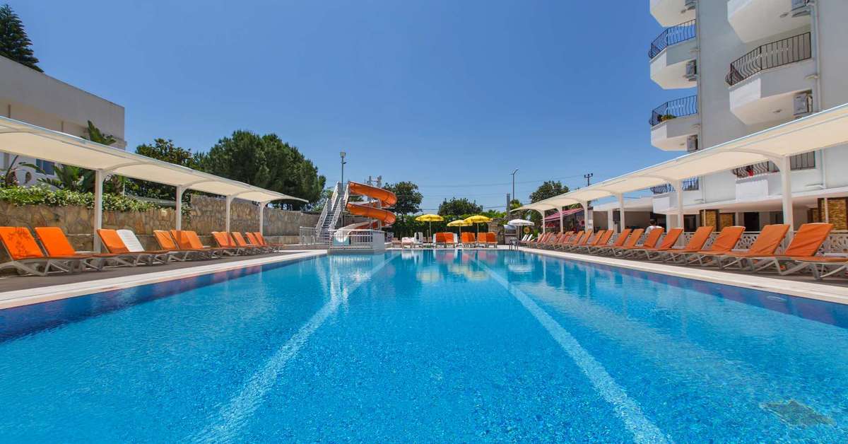 Een foto van het zwembad bij Rixos Beldibi