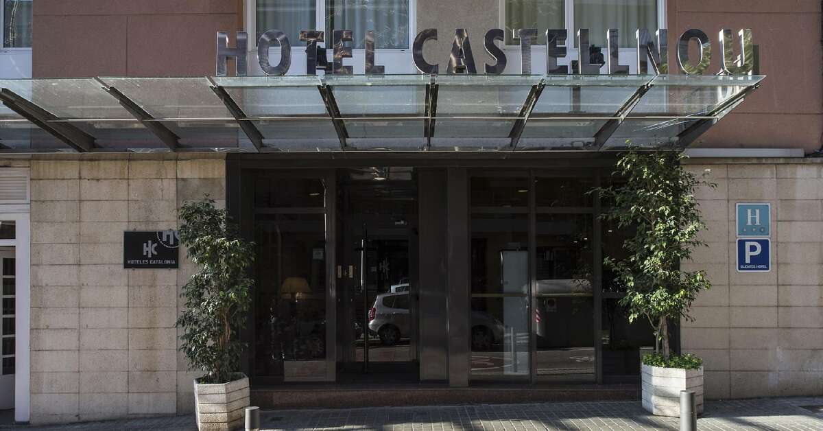 Ein Foto von der Außenansicht des Catalonia Castellnou