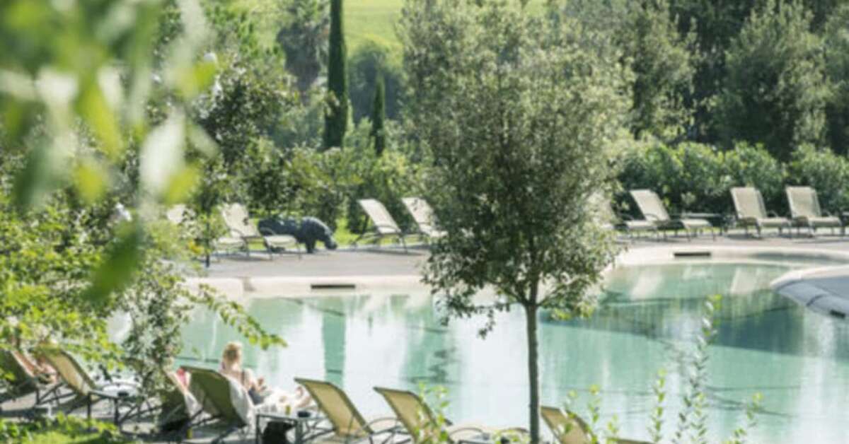 Een foto van het zwembad bij A. Roma Lifestyle