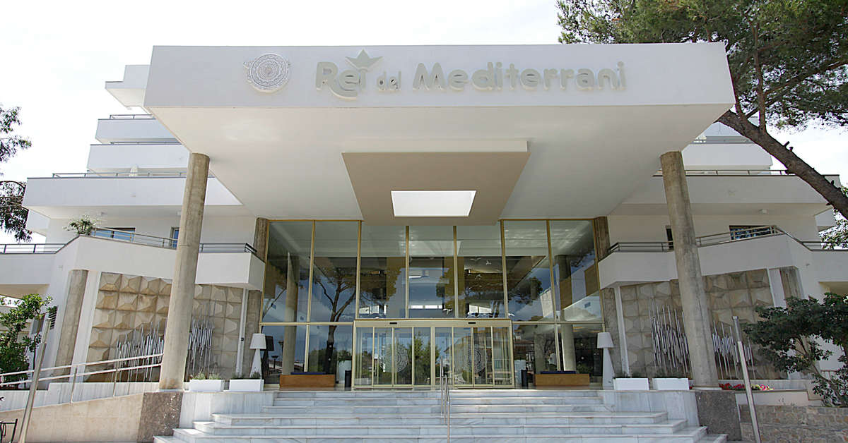 Een foto van de buitenkant van BG Hotel Rei del Mediterrani Palace