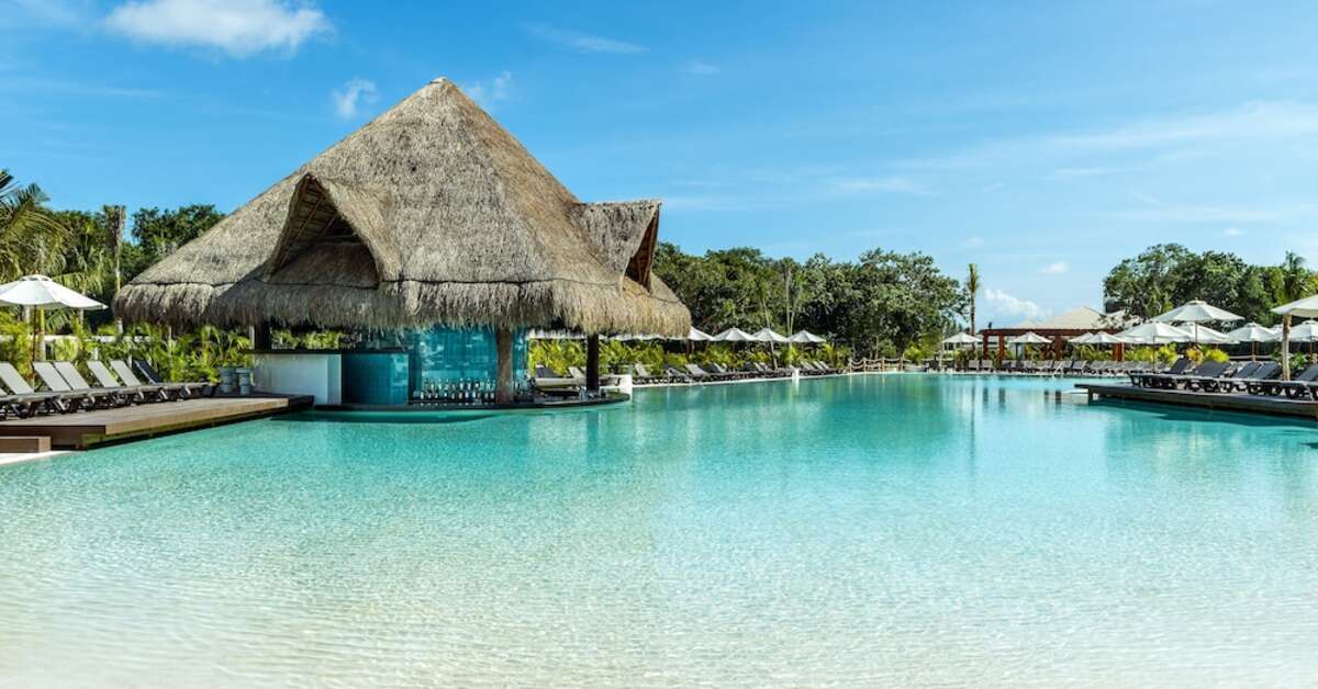 Een foto van het zwembad bij Ocean Riviera Paradise El Beso Adults Only
