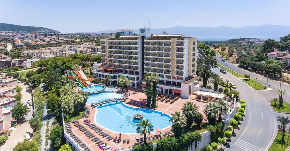 Een foto van het zwembad bij Palmin Hotel