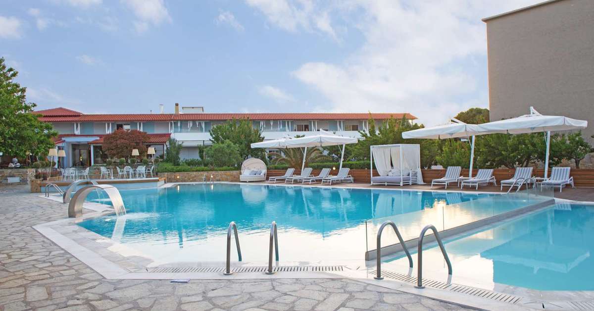 Een foto van het zwembad bij Antigoni Beach Resort