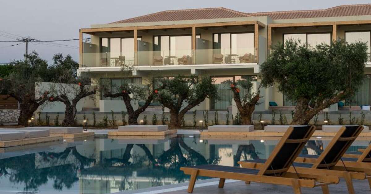 Een foto van het zwembad bij Tsamis Zante Suites