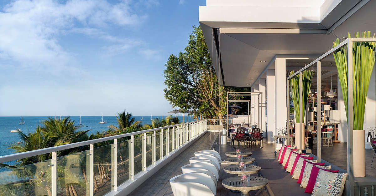 Een foto van het terras bij The Nai Harn Phuket