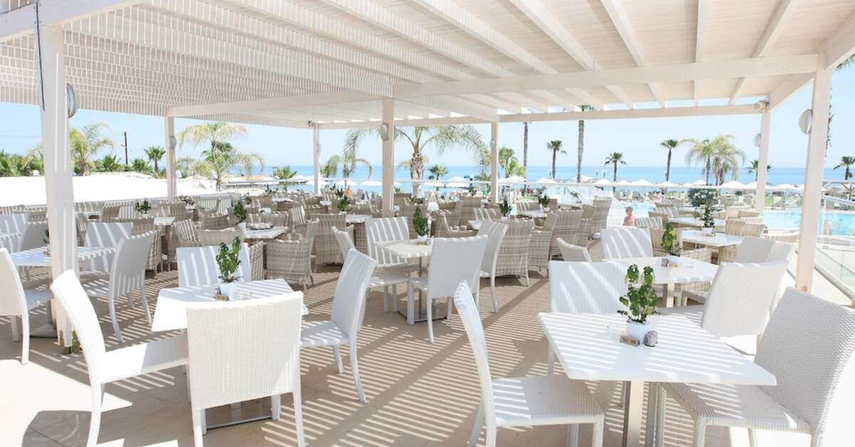 Een foto van het terras bij Marlita Beach Hotel Appartementen