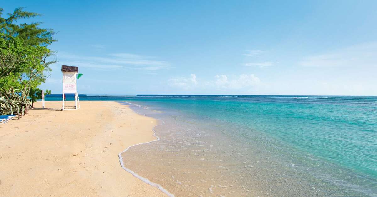 Een foto van het strand bij Grand Bahia Principe Jamaica