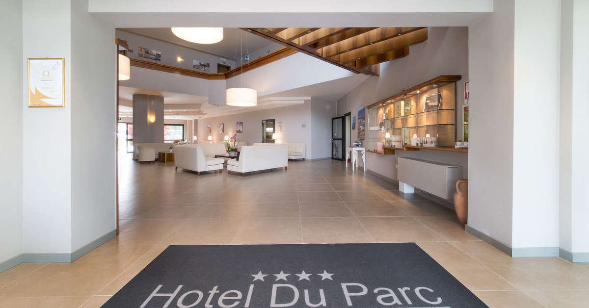 Een foto van het interieur van Hotel Du Parc