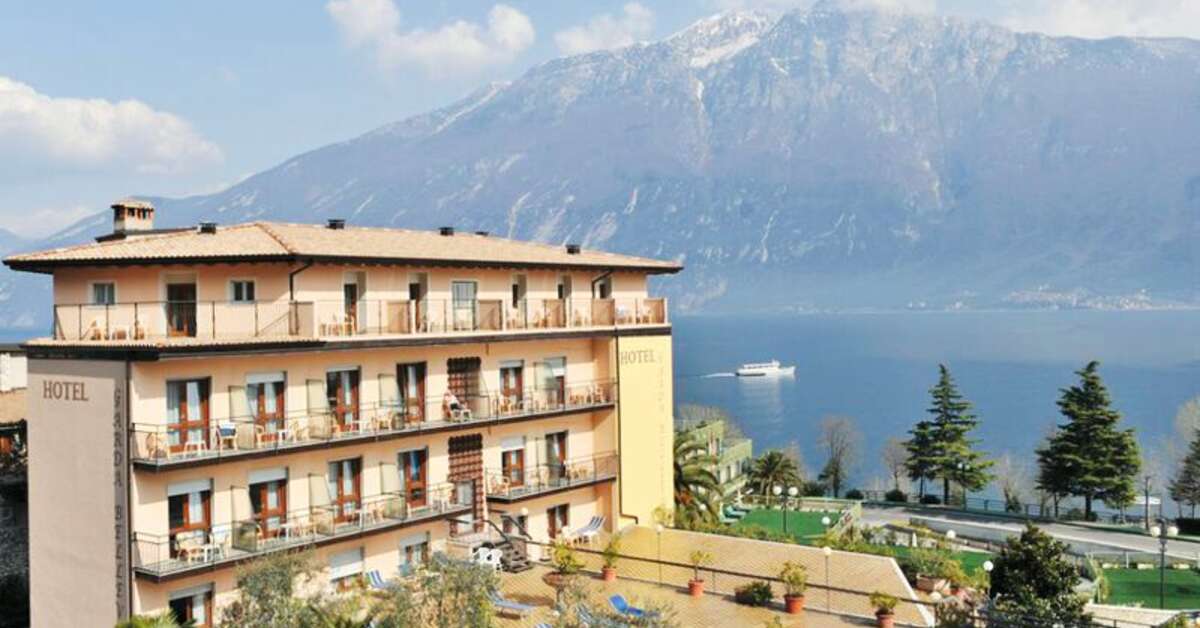 Ein Foto von der Außenansicht des Hotel Garda Bellevue
