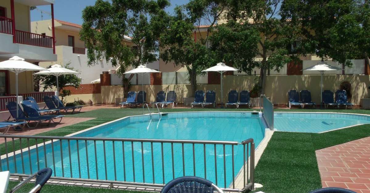 Een foto van het zwembad bij Thalassi Hotel