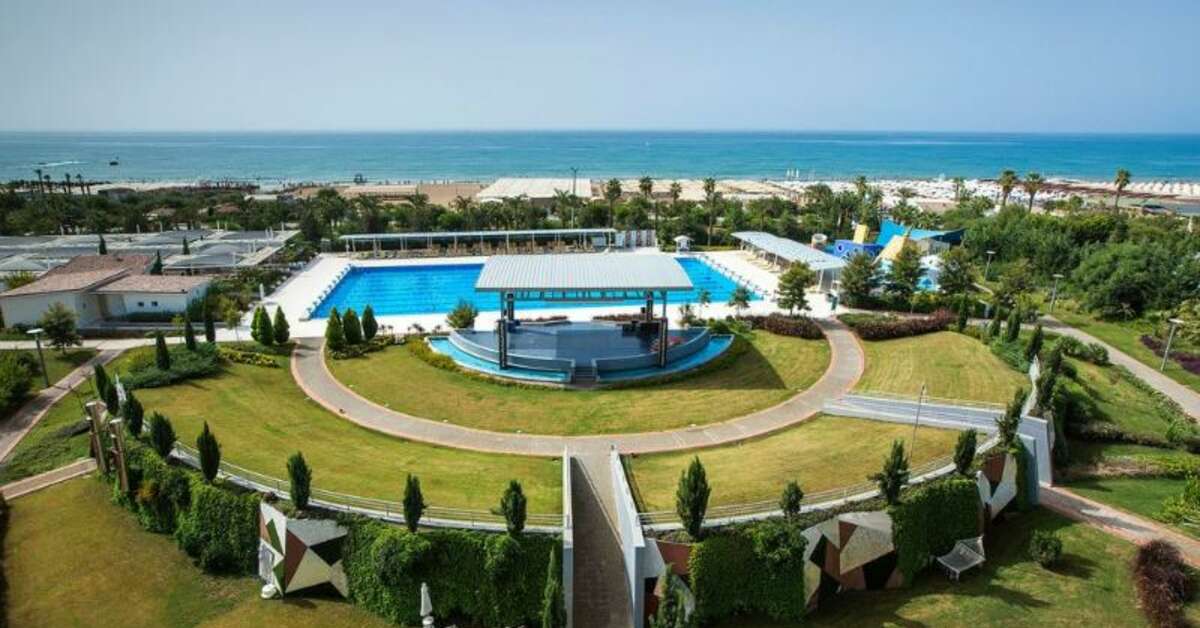 Ein Foto vom Pool im TUI Blue Xanthe