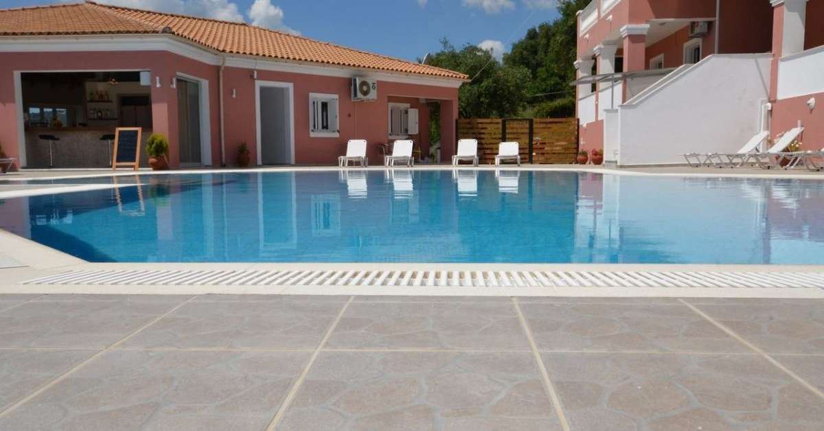 Een foto van het zwembad bij Paradiso Appartementen