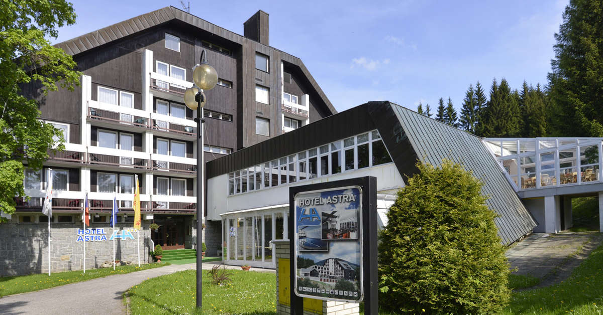 Een foto van de buitenkant van Hotel Astra