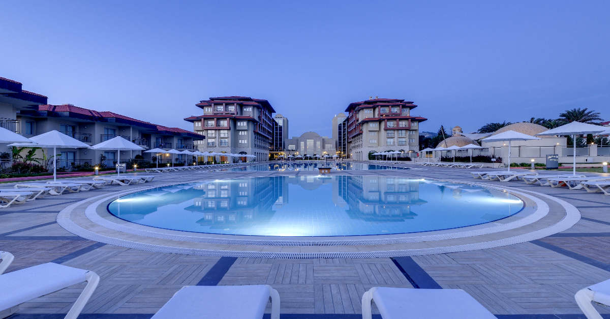 Een foto van het zwembad bij Radisson Blu Resort & Spa Cesme