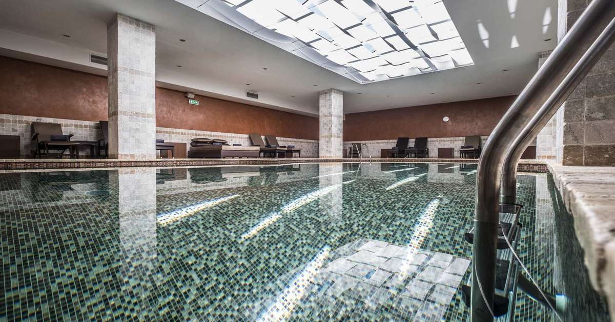 Een foto van het zwembad bij Vila Gale Albacora