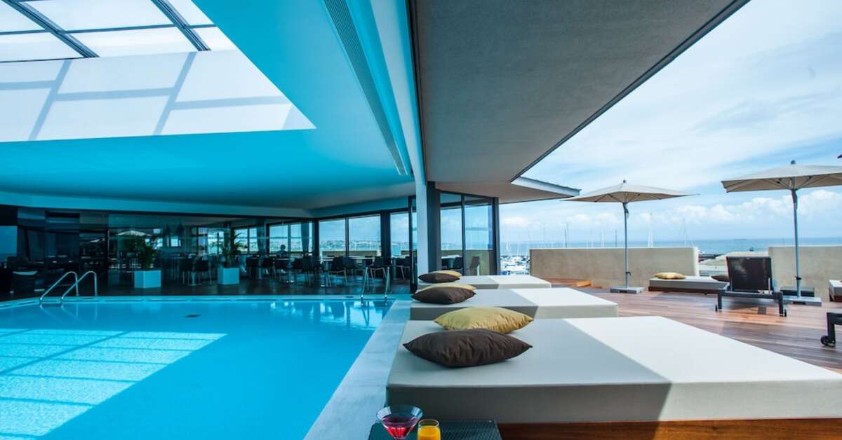 Een foto van het zwembad bij Pestana Cidadela Cascais