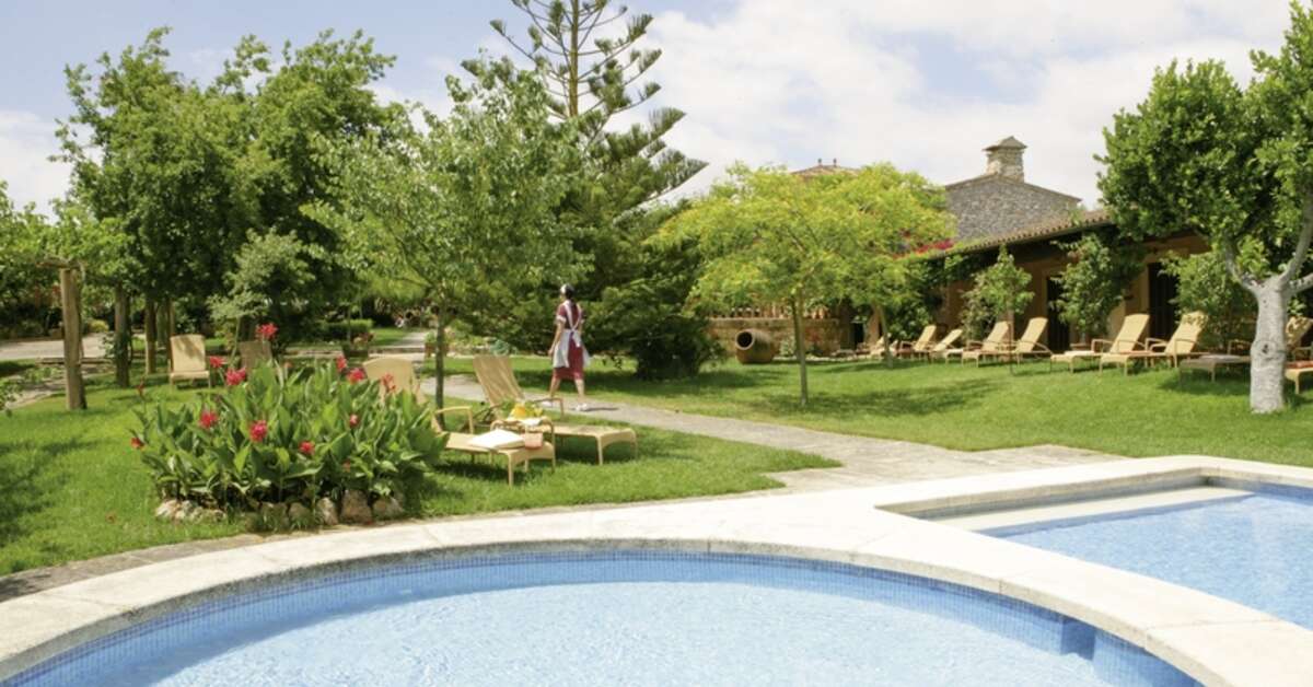 Een foto van het zwembad bij Aumallia Hotel & Spa