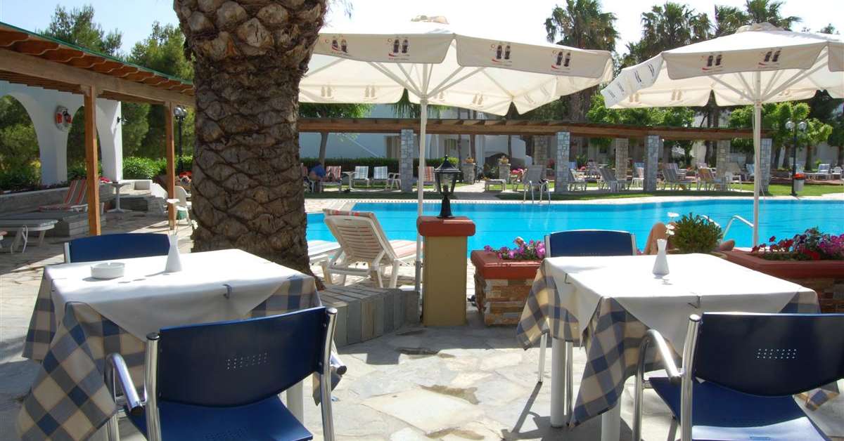 Een foto van het terras bij Hotel Palladium
