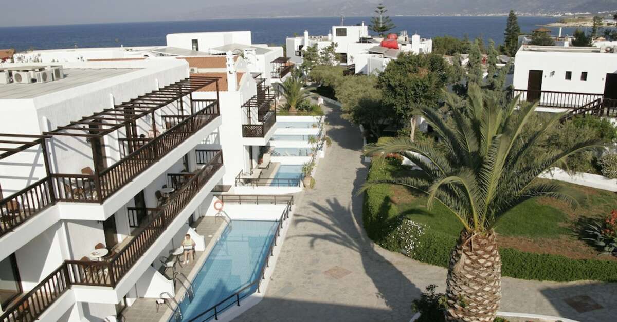 Een foto van het zwembad bij Hersonissos Maris
