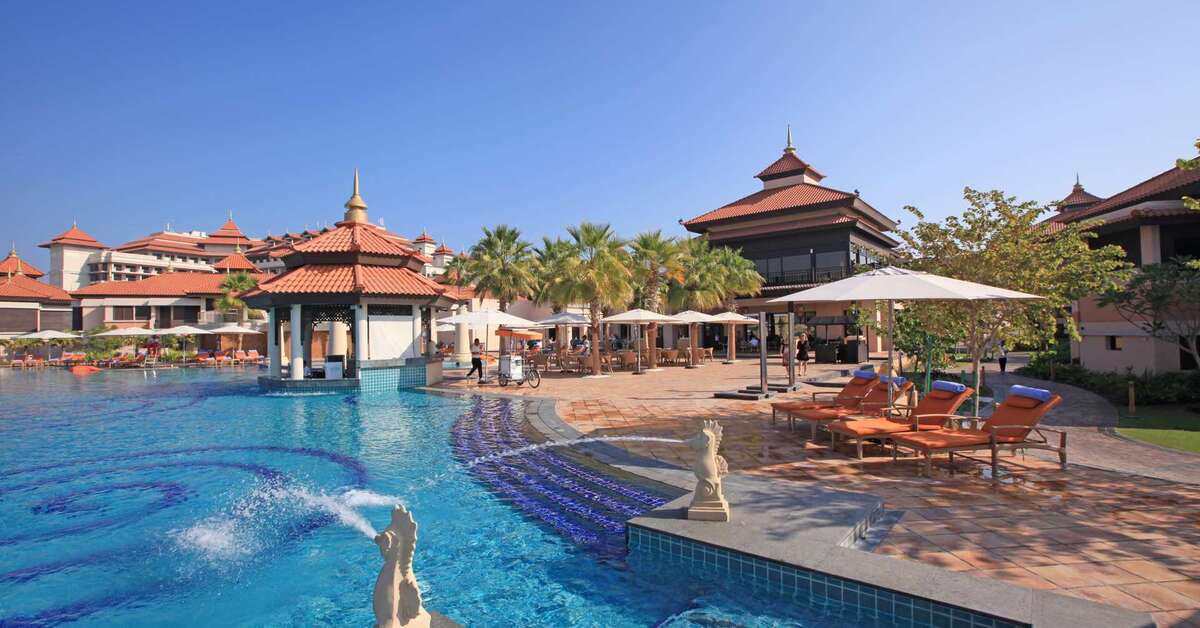 Een foto van het zwembad bij Anantara The Palm Dubai Resort
