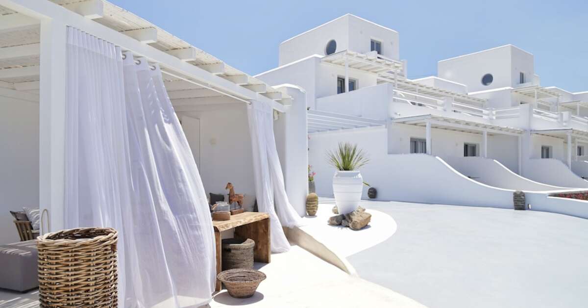 Een foto van de buitenkant van Livin Mykonos Hotel